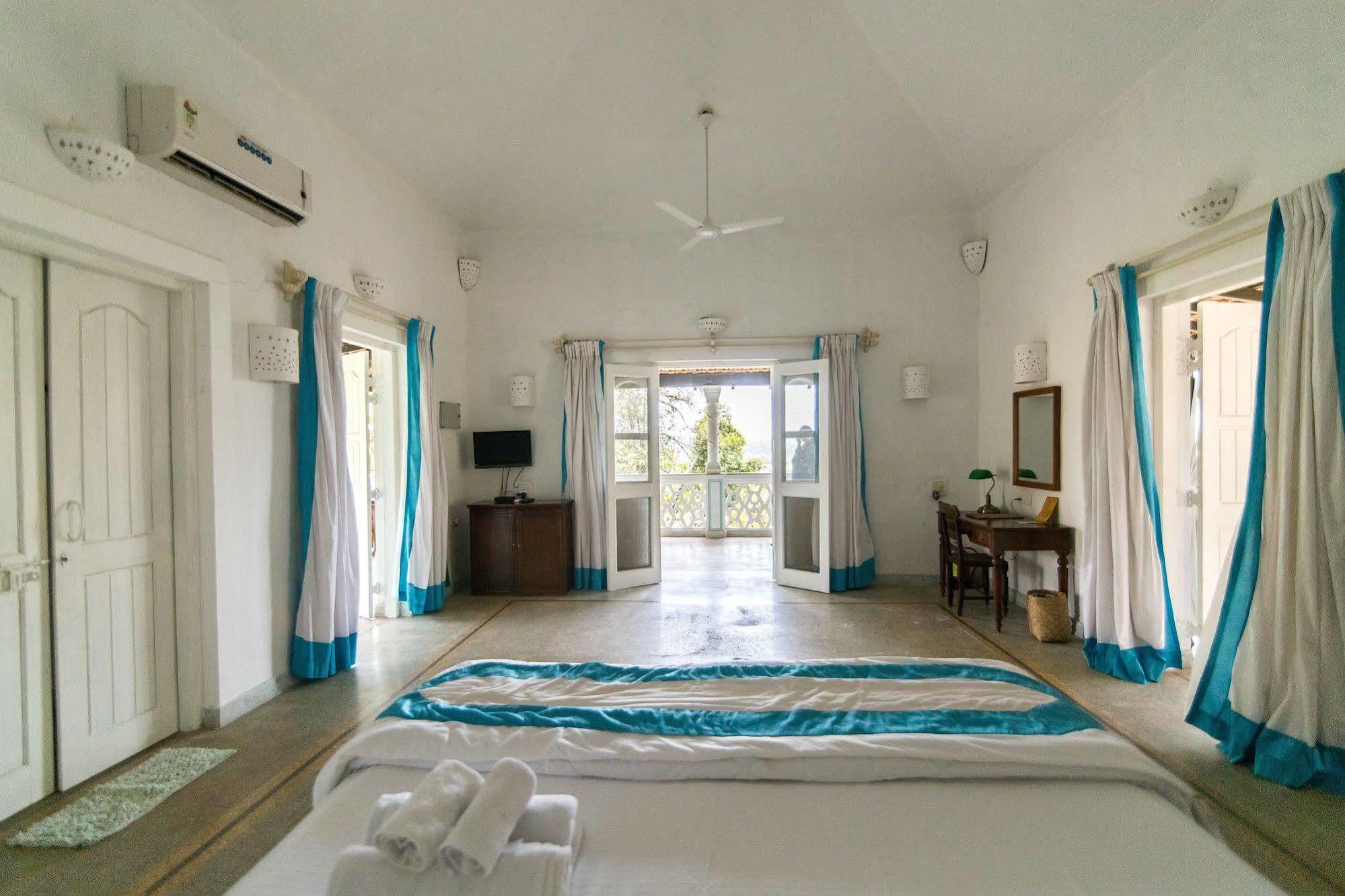 Wildflower Villas - All Villa Hotel, Family Run Candolim Exteriör bild